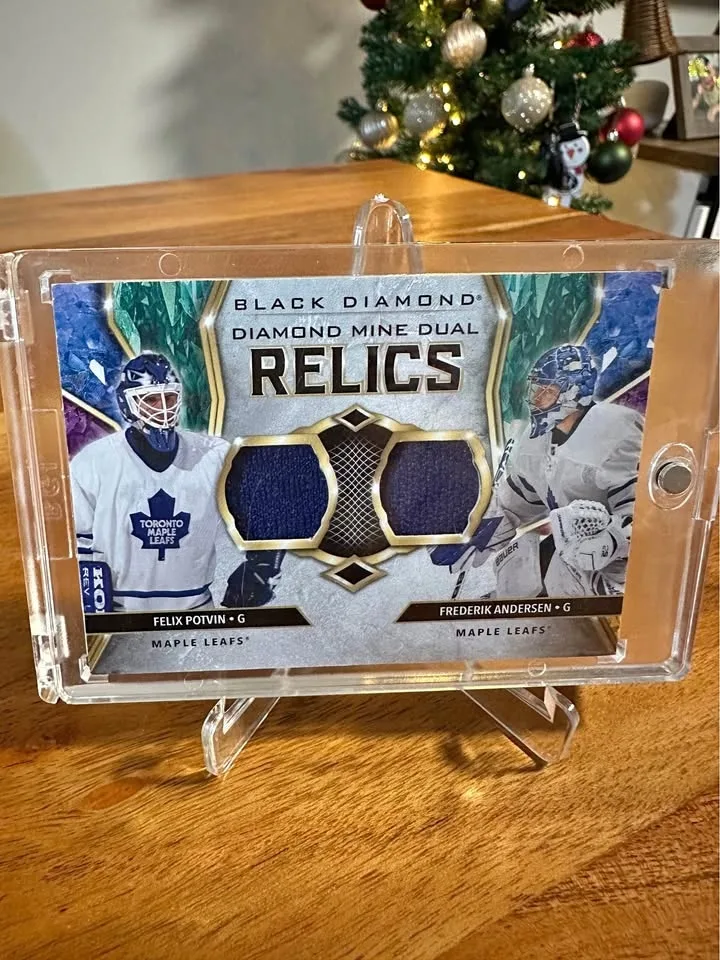 Dual Patch Hockey Card. Maple Leafs.