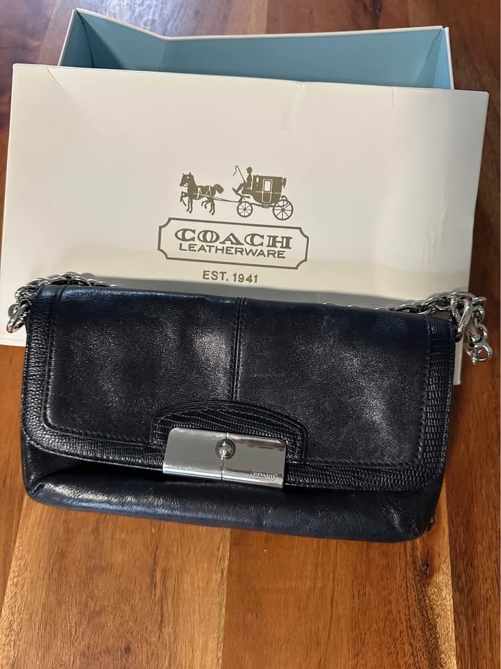 Small COACH black purse - photo 2
