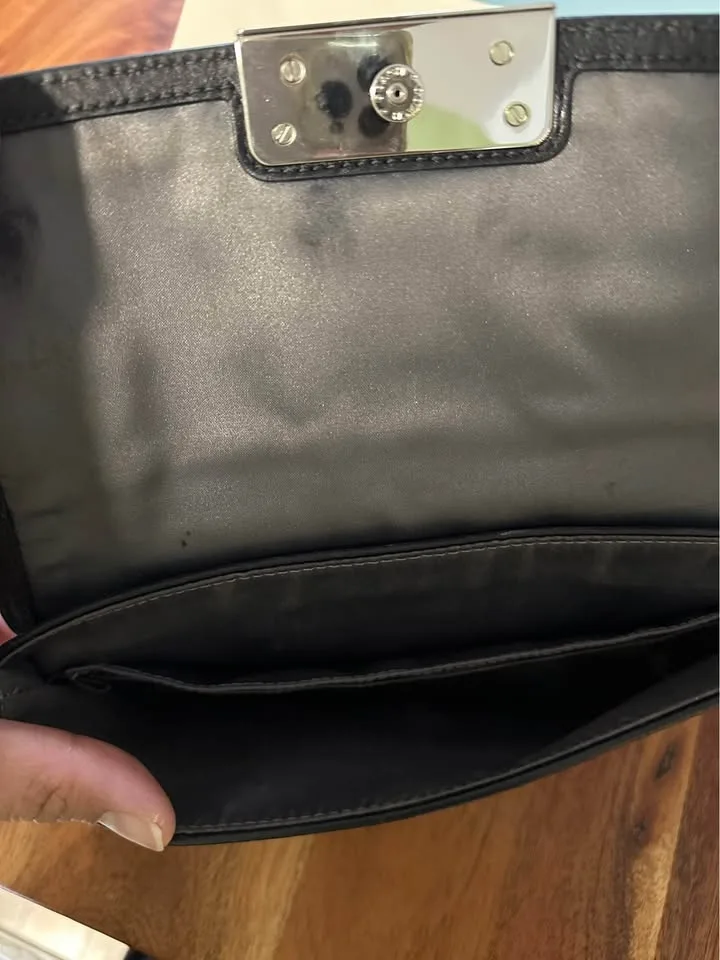Small COACH black purse image indicator(4)