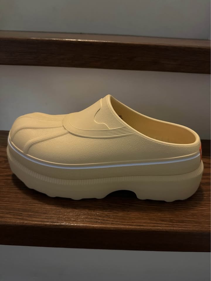 Sorel Women’s Caribou Clog. Size 9. - photo 4