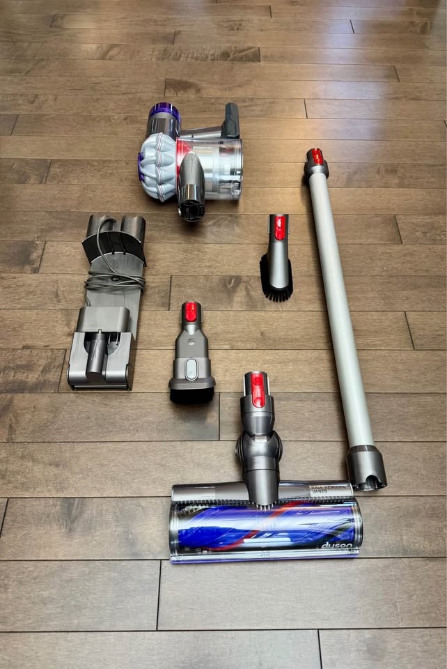 Dyson V7 Advanced Cordless Stick Vacuum - Open Box - NEW - photo 5