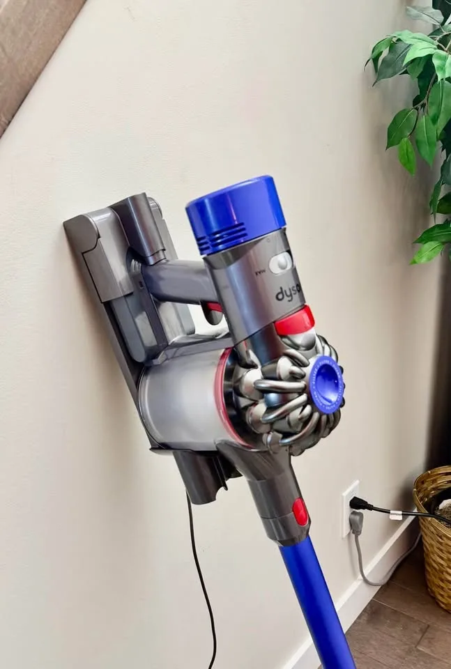 Dyson V7 Vacuum - New Battery - Dyson Stick Vacuum Cleaner image indicator(3)