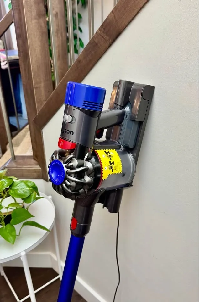 Dyson V7 Vacuum - New Battery - Dyson Stick Vacuum Cleaner image indicator(7)