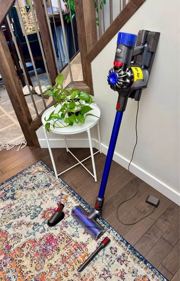 Dyson V7 Vacuum - New Battery - Dyson Stick Vacuum Cleaner image indicator(10)