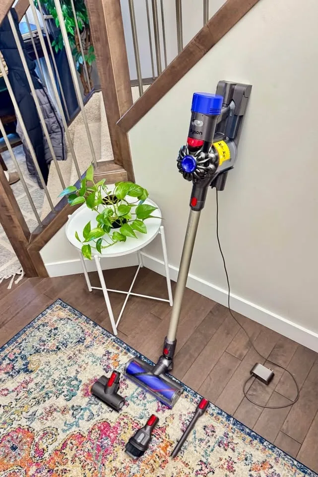 Dyson V8 - Dyson Cordless Vacuum - Dyson V8 Animal - Dyson Stick