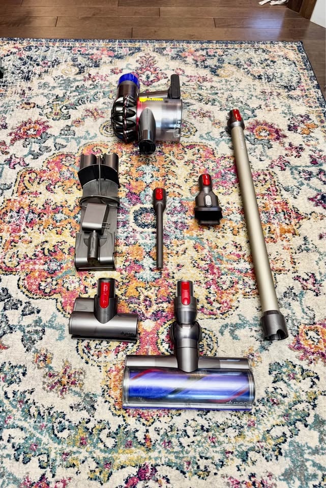 Dyson V8 - Dyson Cordless Vacuum - Dyson V8 Animal - Dyson Stick - photo 4