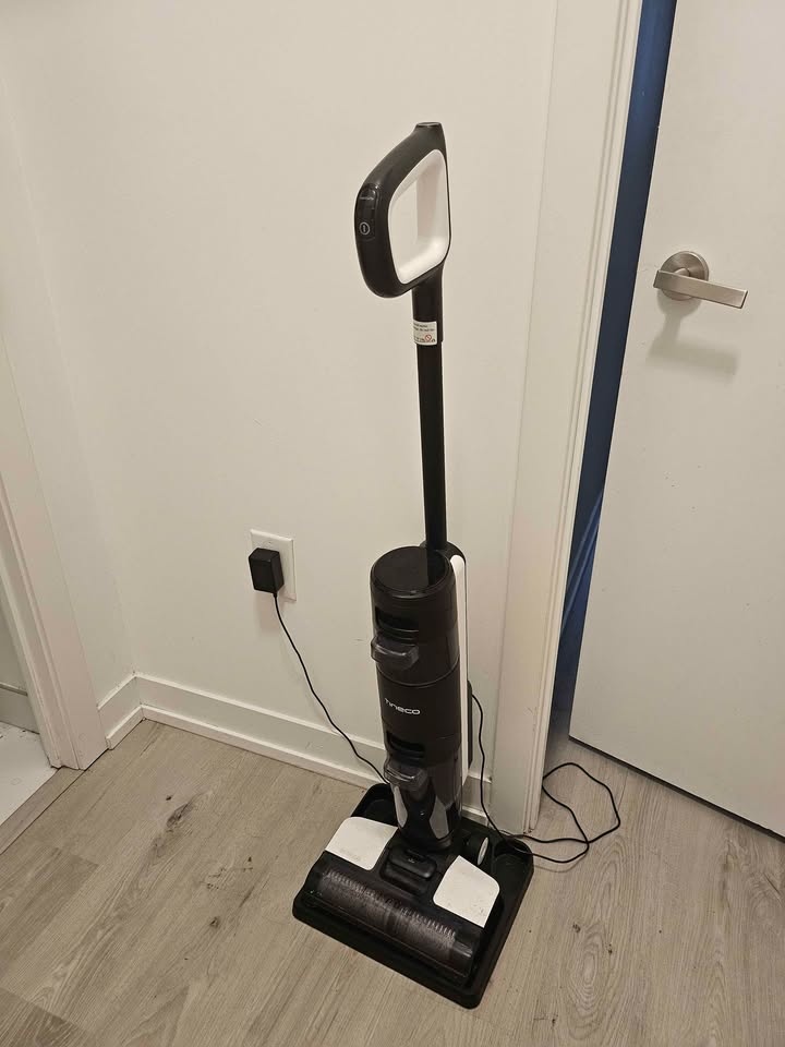Cordless Vacuum Floor Cleaner and Mop - photo 2