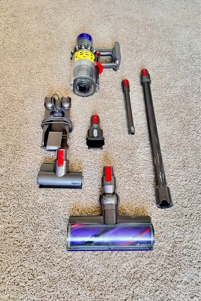 Dyson V10 Animal - New Battery - Dyson Stick Vacuum image indicator(4)