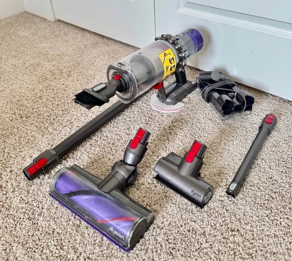 Dyson V10 Animal - New Battery - Dyson Stick Vacuum - photo 5