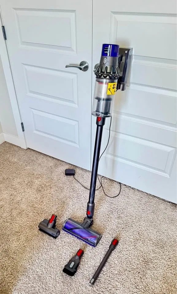 Dyson V10 Animal - New Battery - Dyson Stick Vacuum image indicator(10)