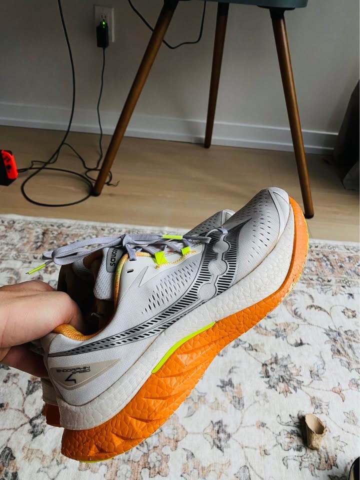 Saucony white Endorphin Speed - photo 2