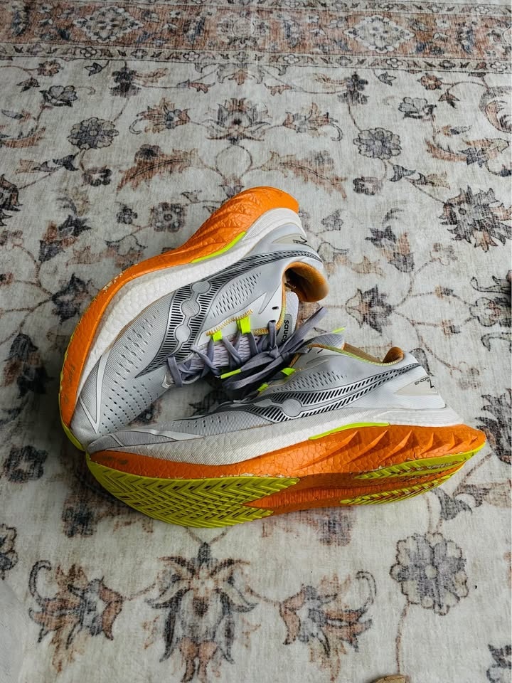 Saucony white Endorphin Speed - photo 4