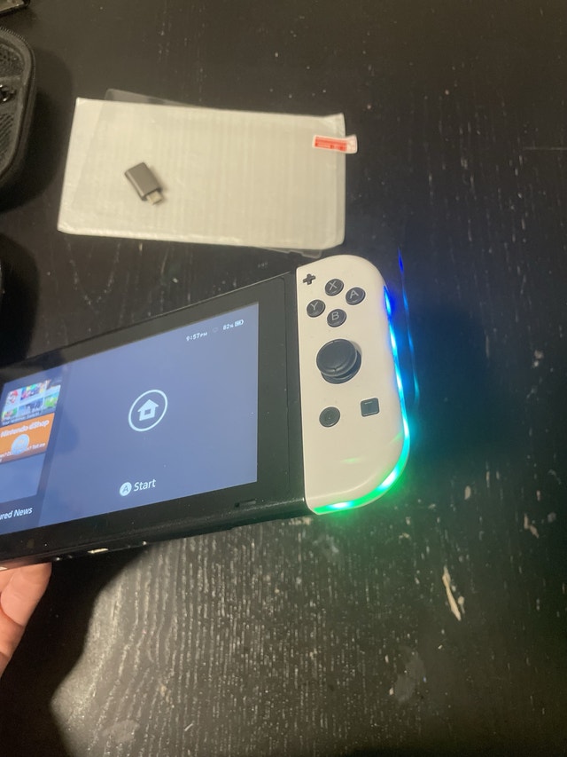 Nintendo Switch - photo 2