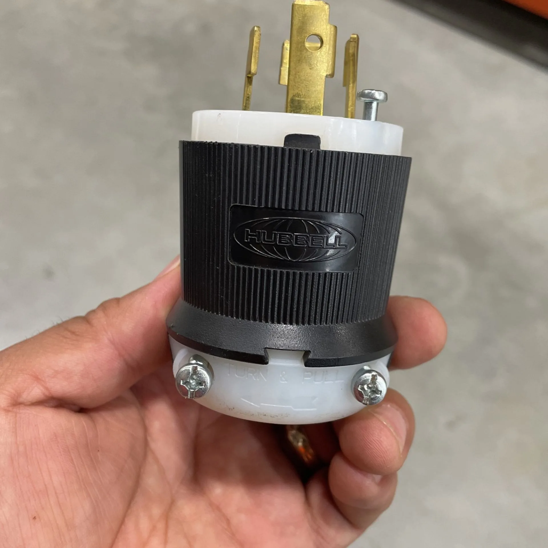 Locking Plug 3 Poles