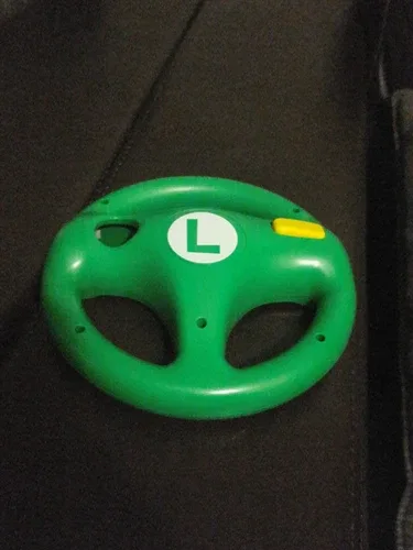 Hori Wii U Luigi Wheel - Mario Kart 8