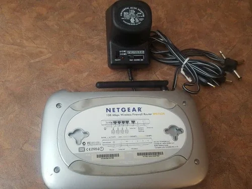 Netgear Wireless G Router WGT624 - 4 Port + Universal AC adapter