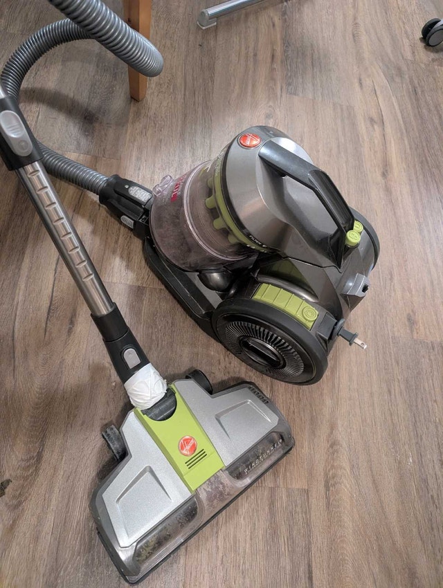 Hoover WindTunnel Air Bagless Canister Vacuum Cleaner - photo 2