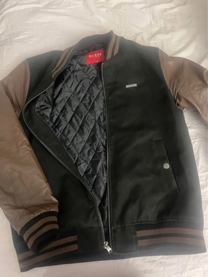 Guess Jacket image indicator(2)