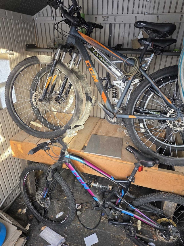 3 mountain bikes - photo 2