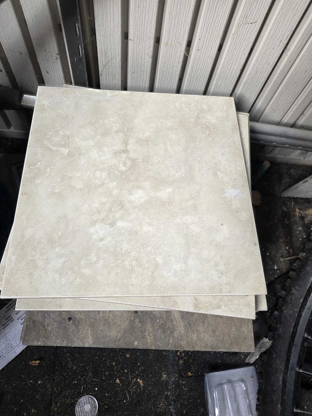 Floor tiles. 1' x 1' 32 pieces. - photo 3