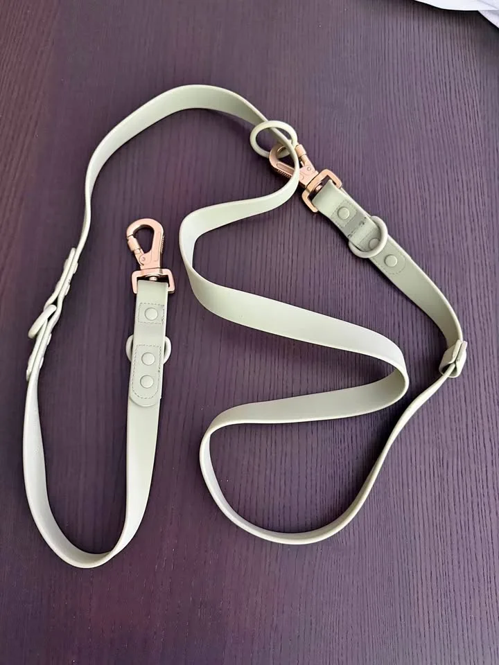 Hands Free Leash in Sage Green