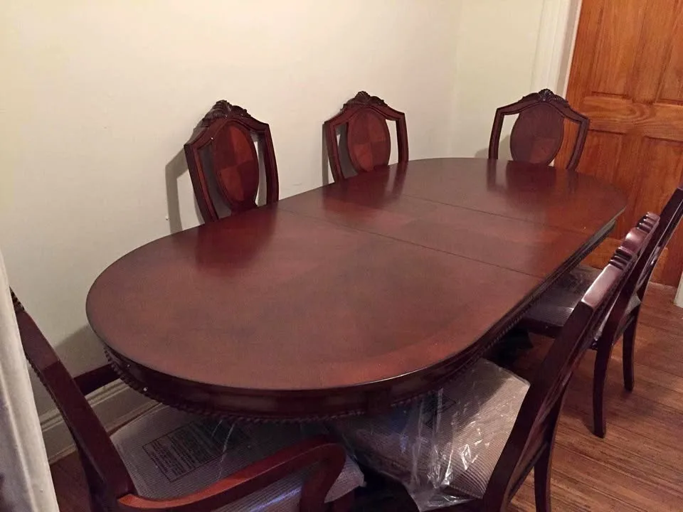 6 chair Extendable Dinner Table
