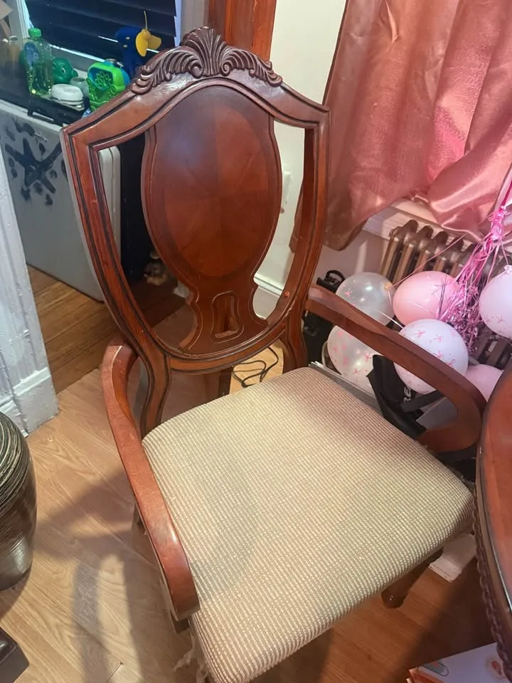 6 chair Extendable Dinner Table image indicator(3)