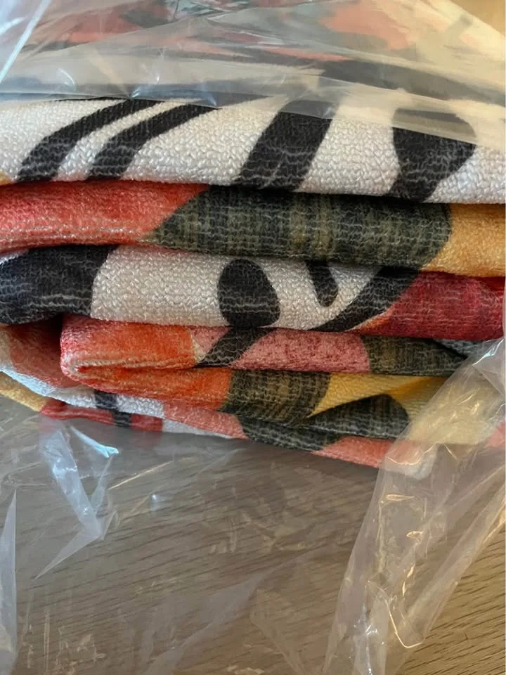 Modern Bright Floral Non-Slip Washable Area Rugs 5x7 image indicator(8)