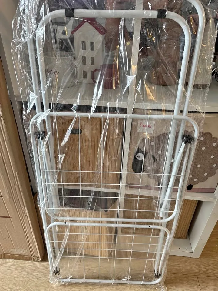 Small-space twin-wing clothes drying rack (white)