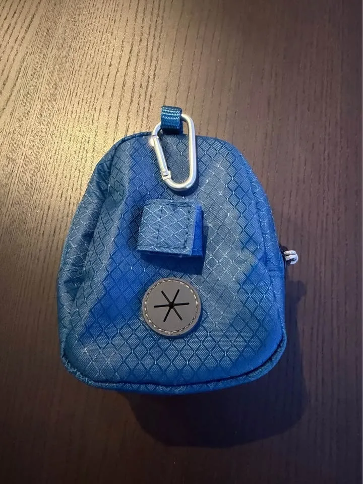 Arcadia Trail™ Waste Bag Dispenser & Treat Tote image indicator(2)