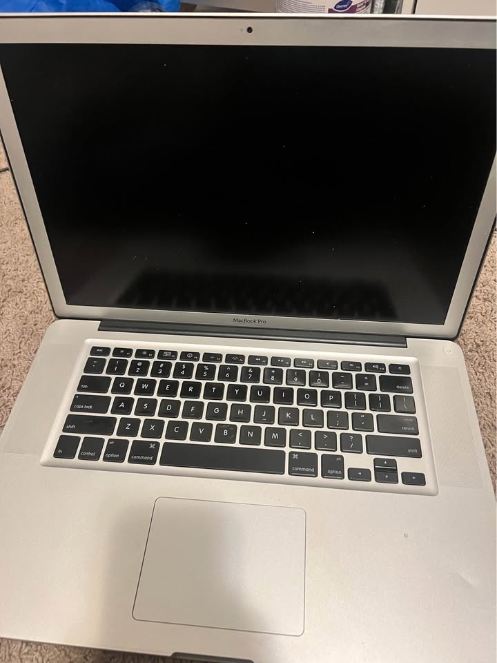 MacBook Pro 2010 for sale - photo 2