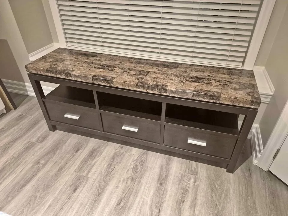Matching TV stand, coffee table and end tables