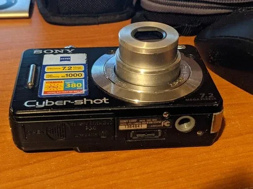 Sony DSC-W55 Digital Camera w/ Battery, Charger & Case image indicator(7)