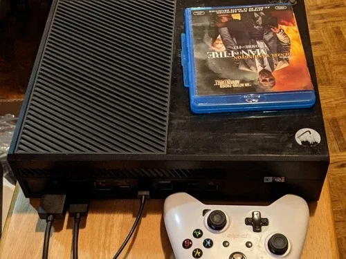 Microsoft Xbox One Console image indicator(3)