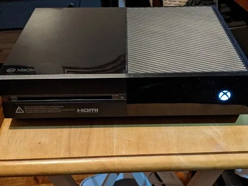 Xbox One FOR PARTS, DISC DRIVE NOT GOOD image indicator(2)