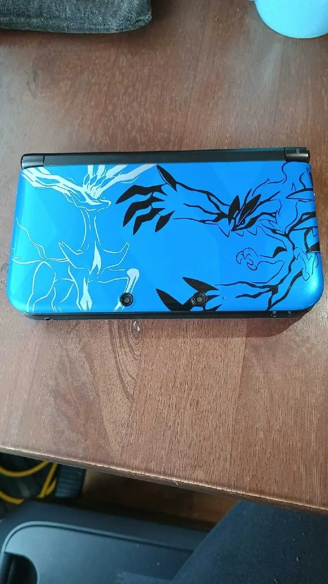 Nintendo 3DS XL Pokemon X/Y Edition (Blue) image indicator(3)
