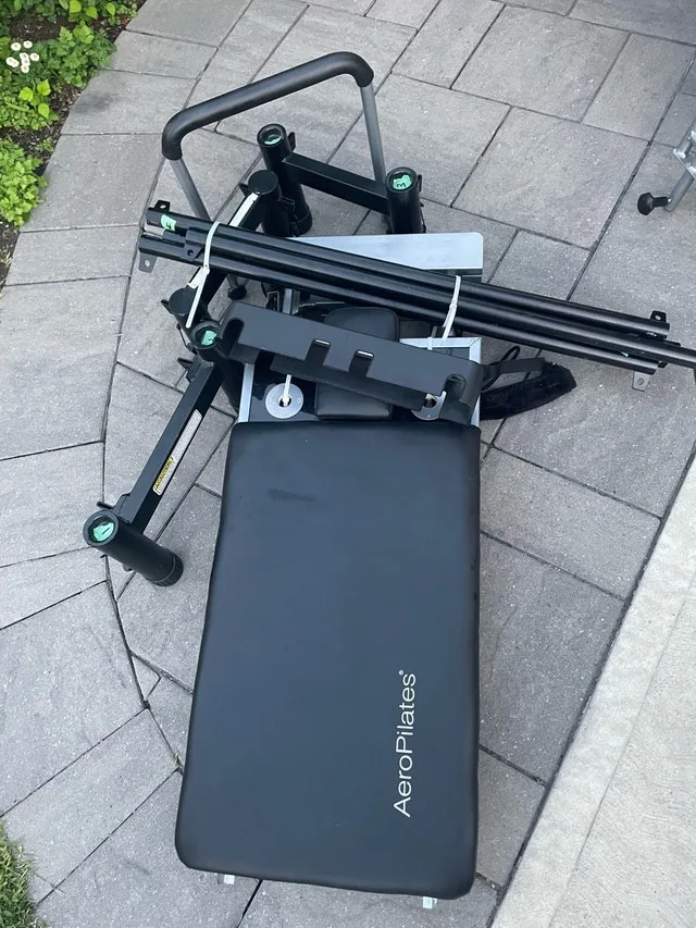 AeroPilates Reformer Plus – Excellent Condition image indicator(2)