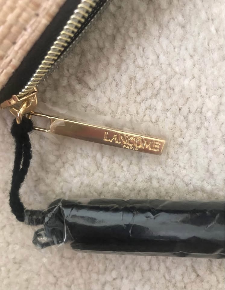 Free Lancôme Eye Makeup Remover With Lancôme Bonjour Case - photo 5