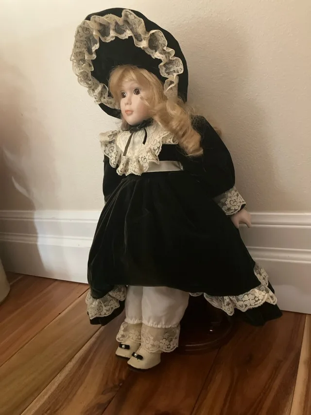 Vintage Doll image indicator(3)