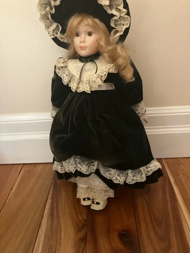 Vintage Doll image indicator(4)