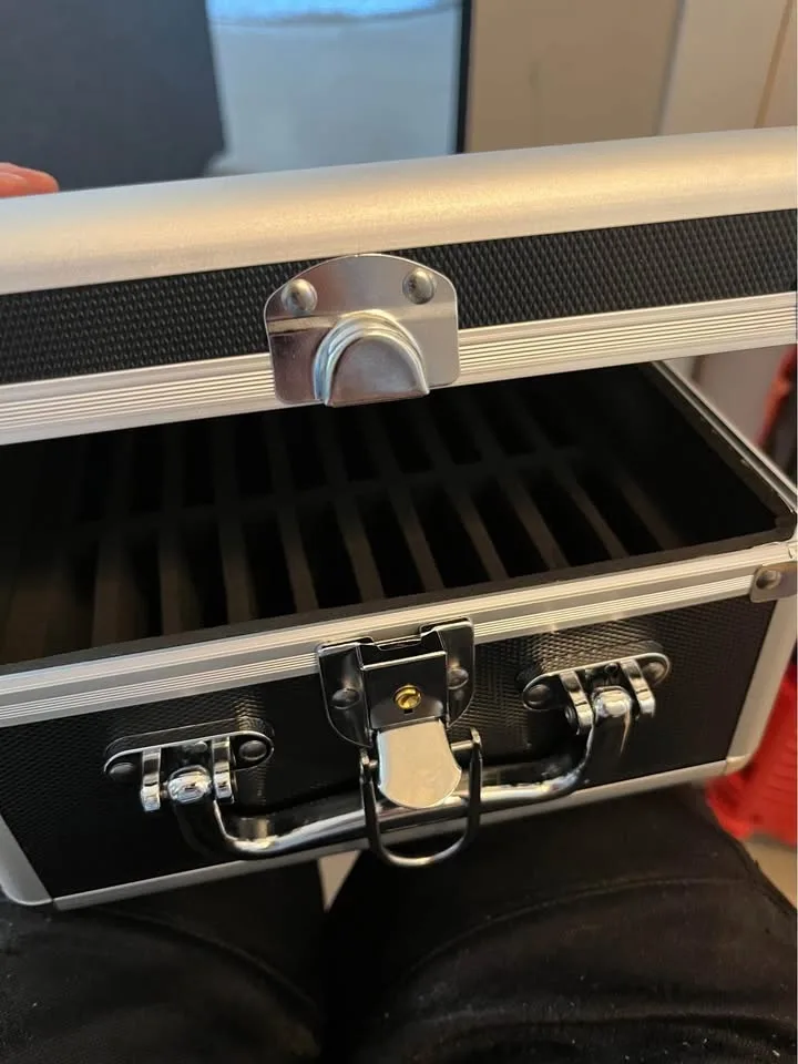 20-Bay 2.5in Storage Box with Security Lock image indicator(5)