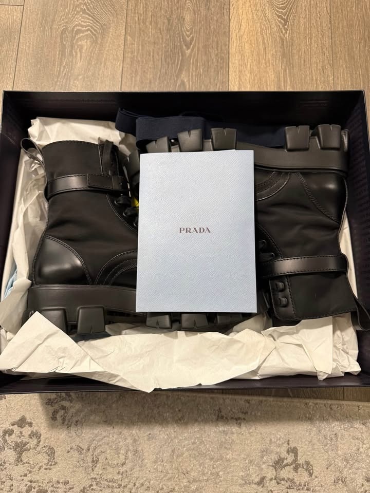 Prada Monolith boots with pouch (9.5) - photo 2