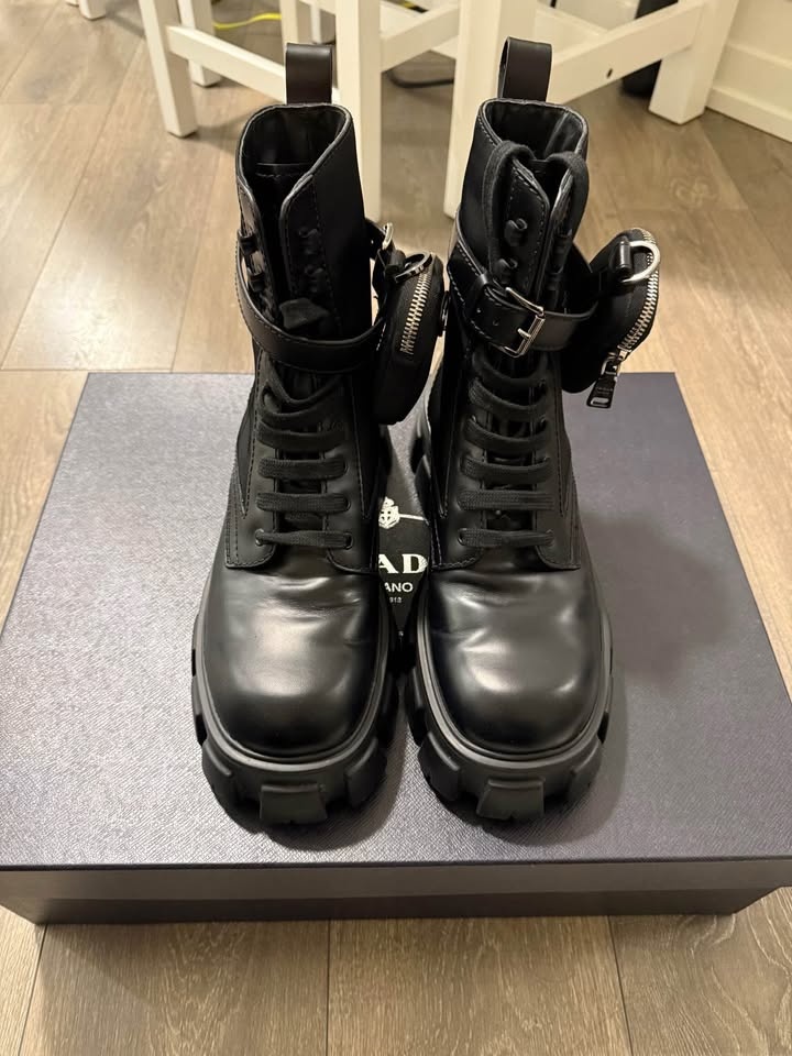Prada Monolith boots with pouch (9.5) - photo 3
