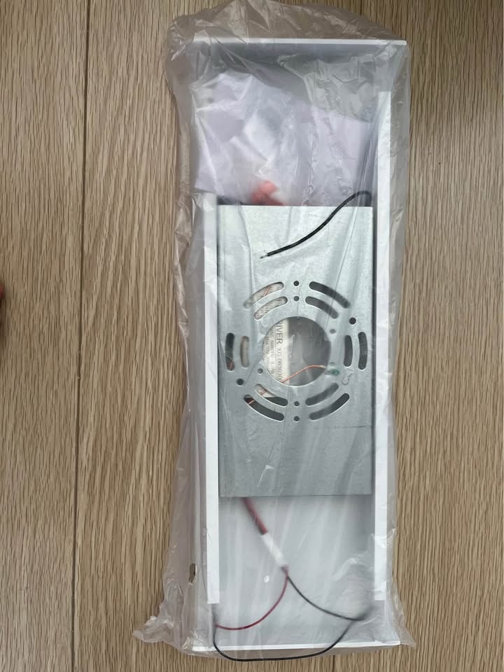 15.75in Matte White Modern LED Vanity Light - photo 3