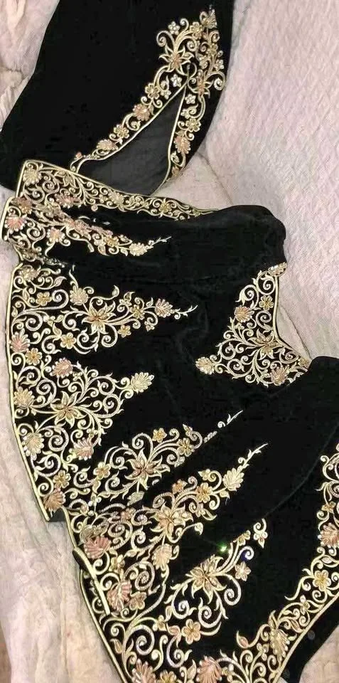 Karakou Noir L/XL LOCATION