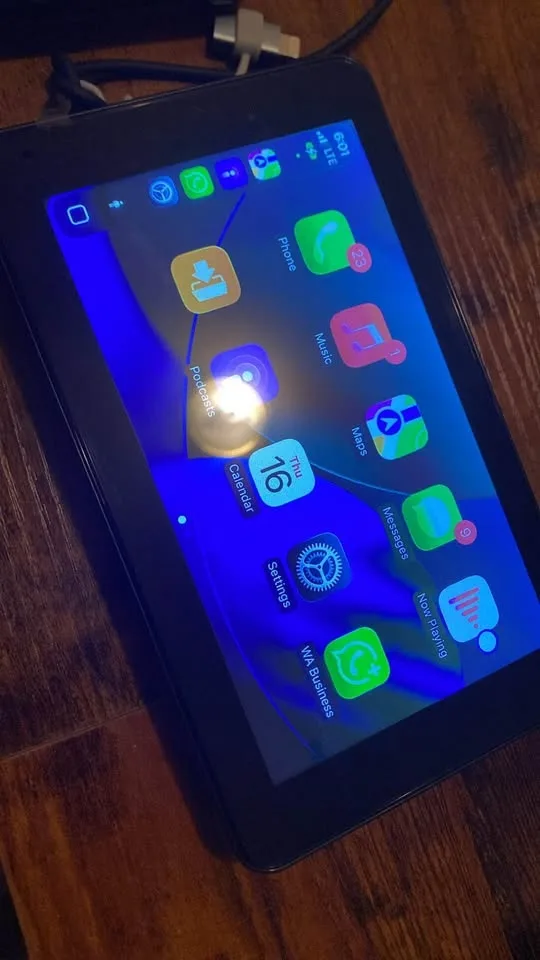 Portable Wireless CarPlay/Android Auto Car Stereo image indicator(5)