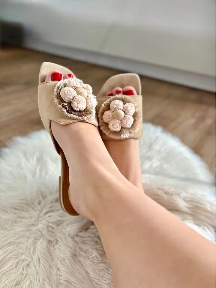 Banana Republic Women’s Suede Sandals