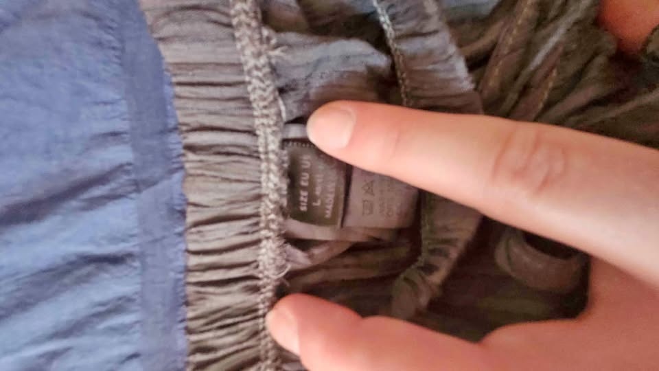 Low rise straight legged pants NEED GONE