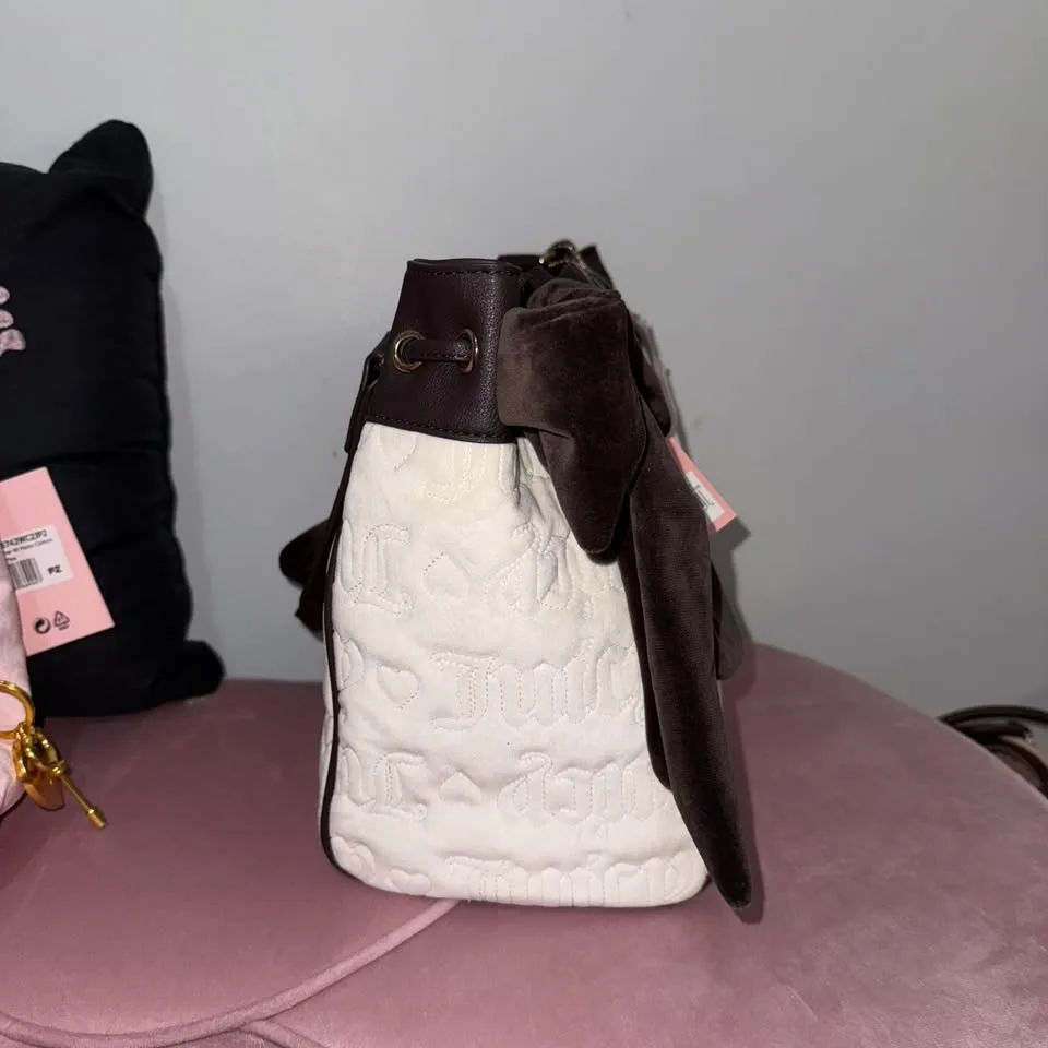 JUICY COUTURE WHITE DAYDREAMER NEW WITH TAGS image indicator(3)