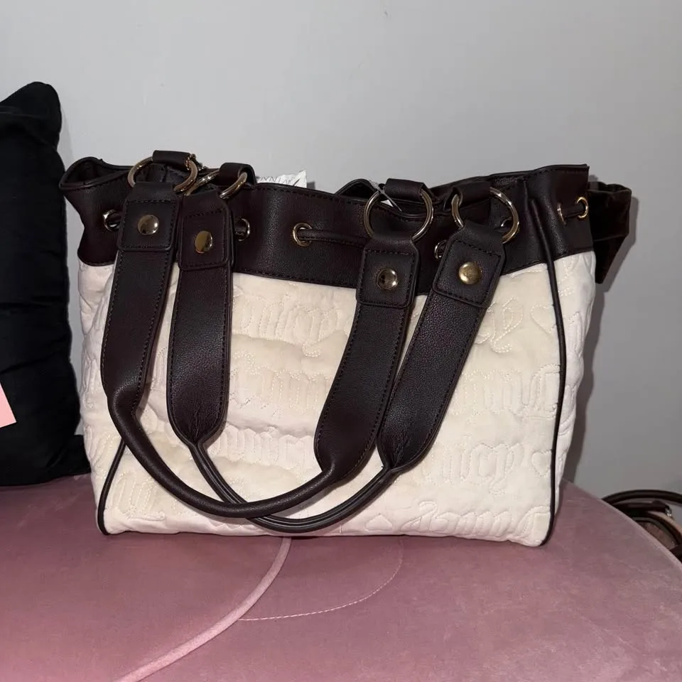 JUICY COUTURE WHITE DAYDREAMER NEW WITH TAGS image indicator(4)